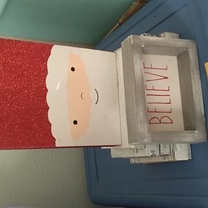 Believe and Santa 🎅 signs